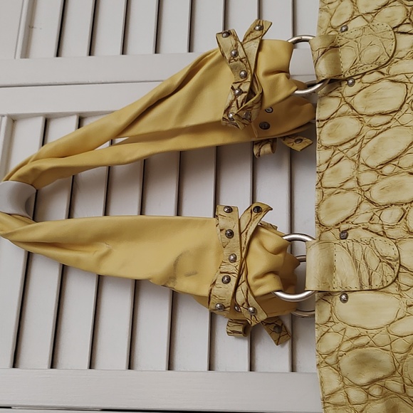 Ripani Yellow Ripple Embossed Leather Handbag - Picture 2 of 9